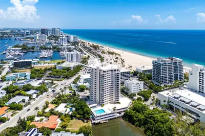 3000 Holiday Drive, Fort Lauderdale – Condominium for rent