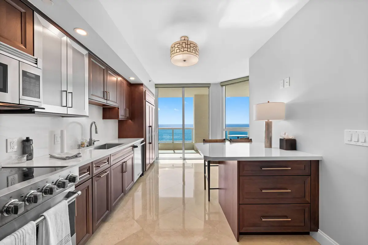 Kitchen at 101 S FORT LAUDERDALE BEACH Boulevard 1403, Fort Lauderdale