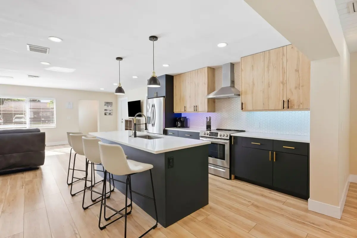11-web-or-mls-008_0E2A0040_with_tv at 6880 KINGSTON Drive, Lake Worth