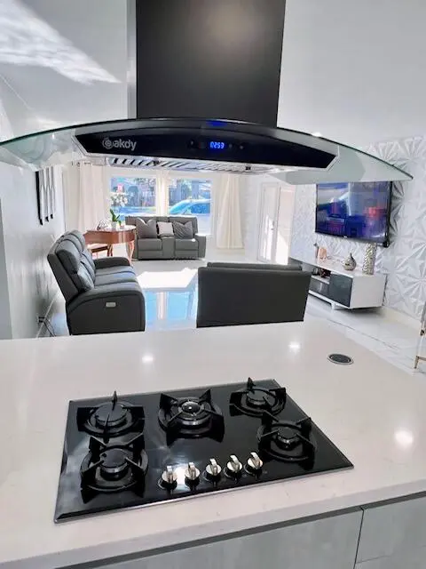 Gas Range at 1155 BUCHANAN Street, Hollywood