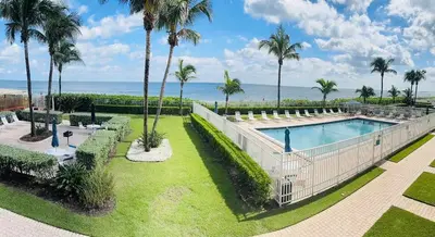 9800 S Ocean Drive 203, Jensen Beach – Condominium for sale