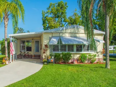 12 Toreador, Port St. Lucie – Manufactured Home for sale
