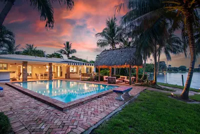7813 Pine Tree Lane, West Palm Beach – Single Family Residence for rent