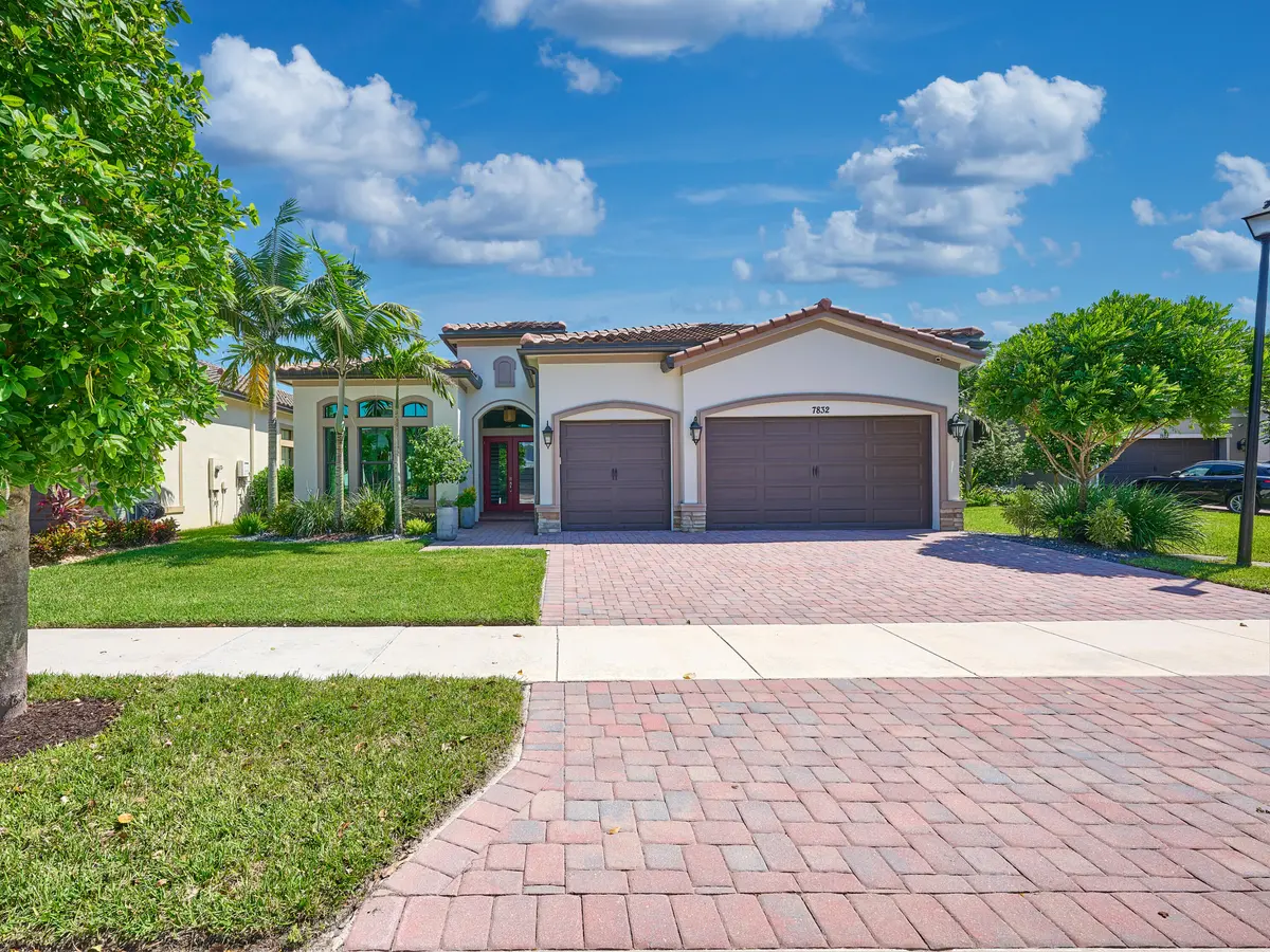 C PYL 0007 at 7832 DEER LAKE Court, Parkland