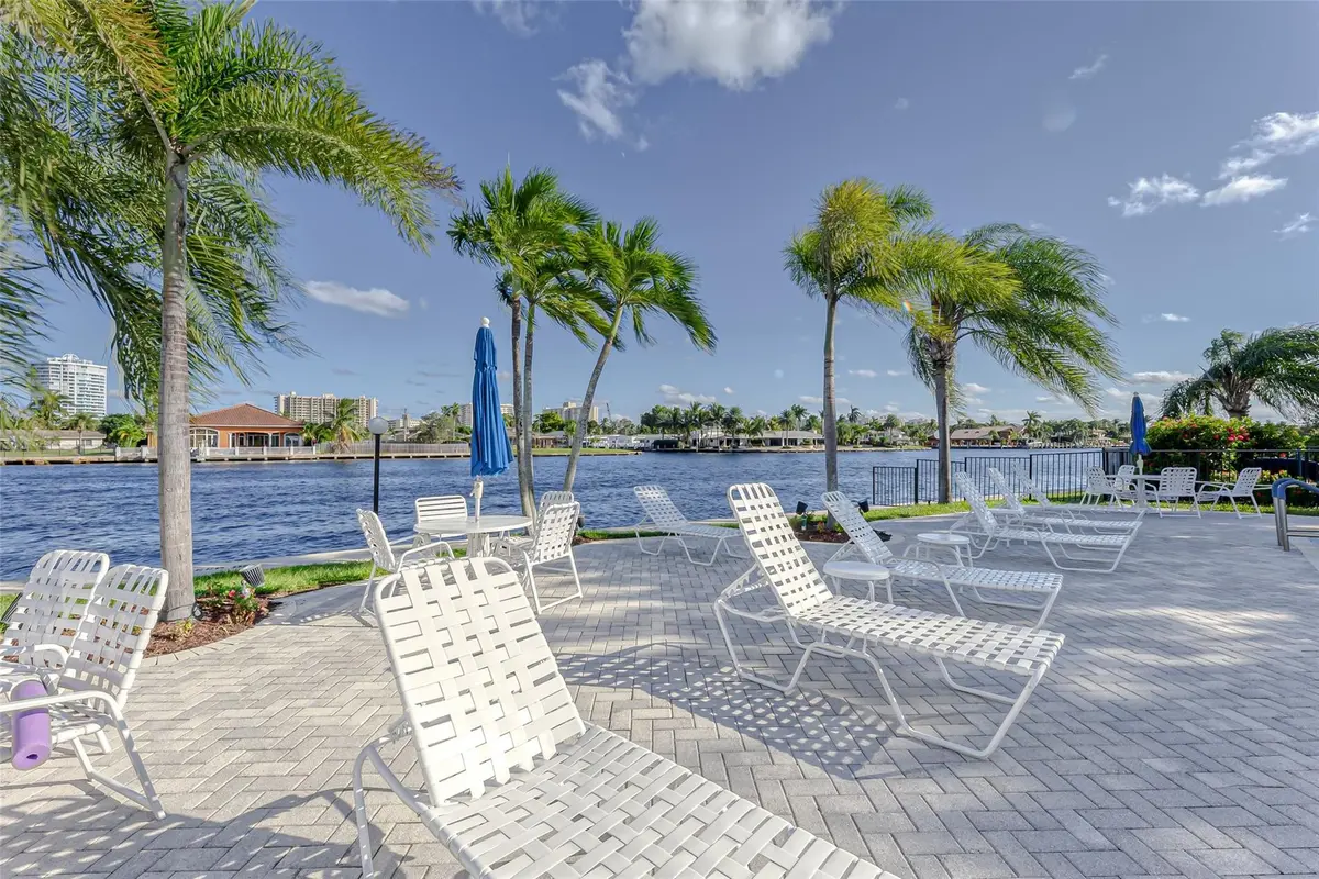 Pool on the ICW at 6317 Bay Club Drive 3, Fort Lauderdale