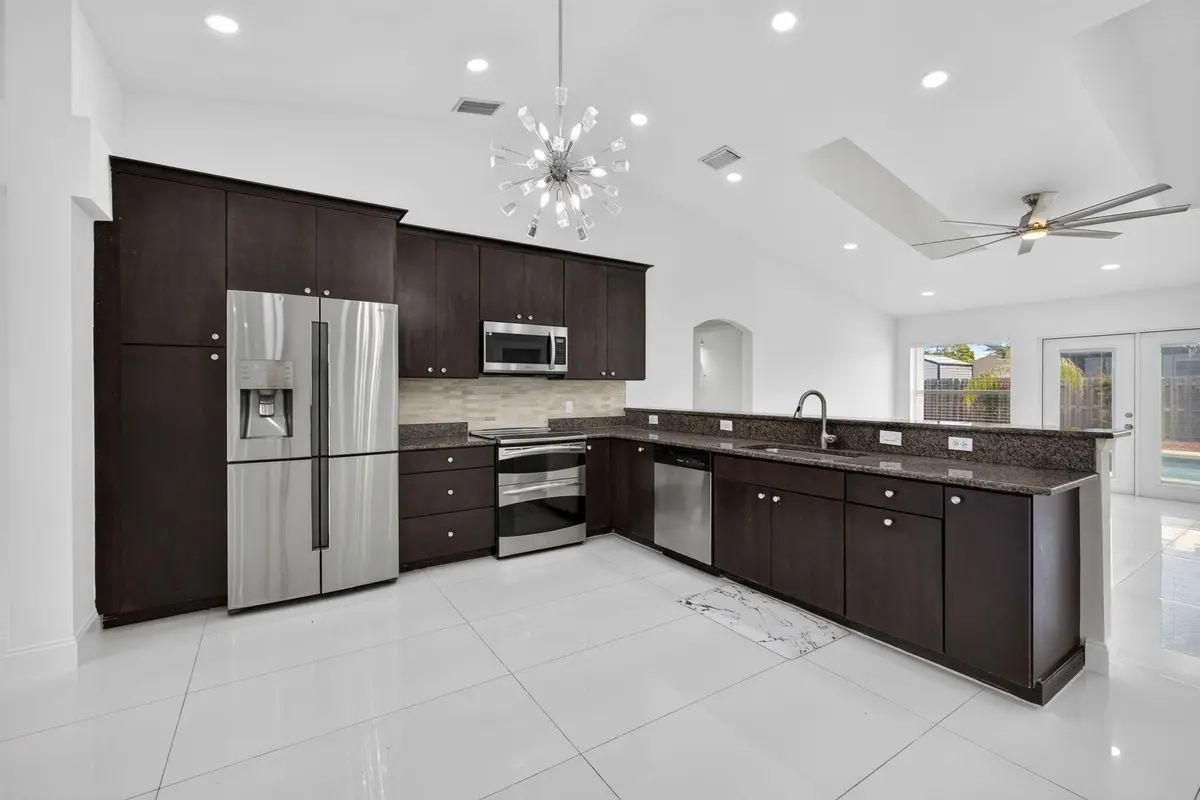 Double Oven Kitchen at 3721 SW Masilunas Street, Port St. Lucie