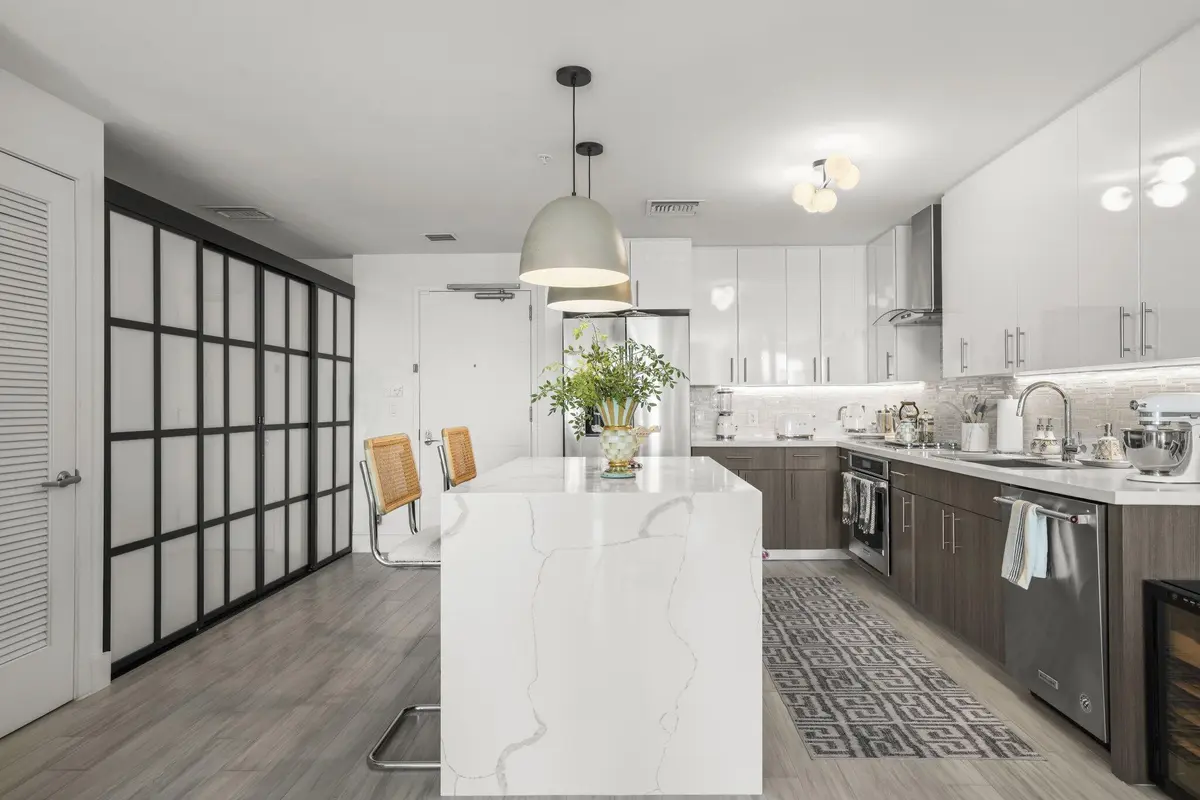 den door, kitchen at 236 SE 5th Avenue 306, Delray Beach