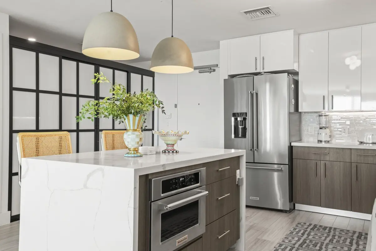 den door, kitchen at 236 SE 5th Avenue 306, Delray Beach