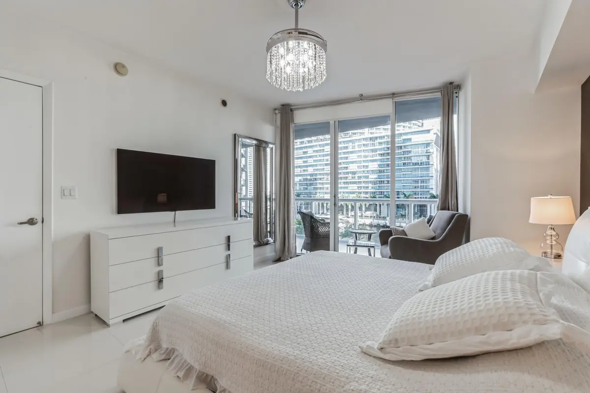 Photo 6 at 475 BRICKELL Avenue 512, Miami
