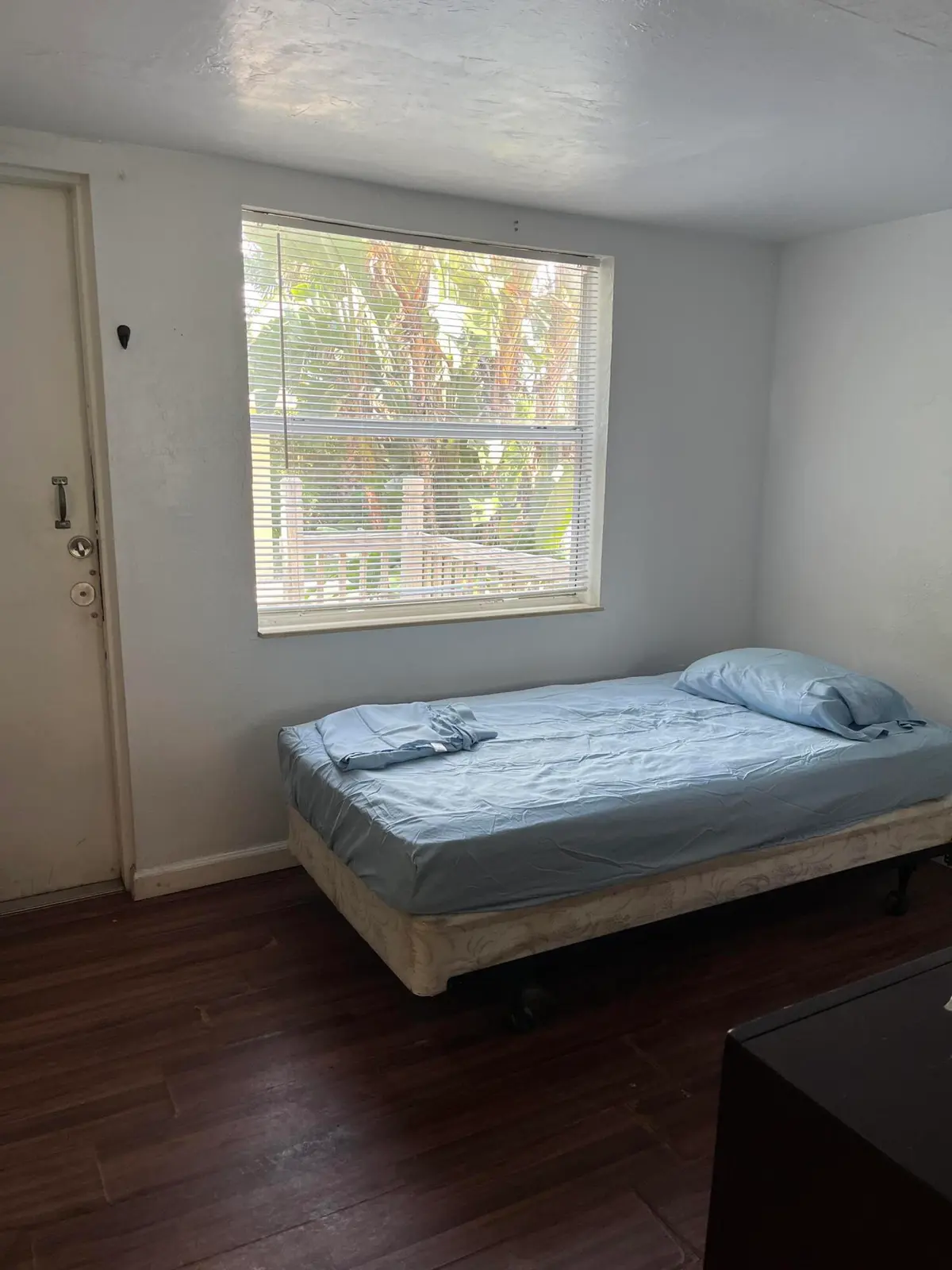 Room 6 at 815 BRIGGS Street, West Palm Beach