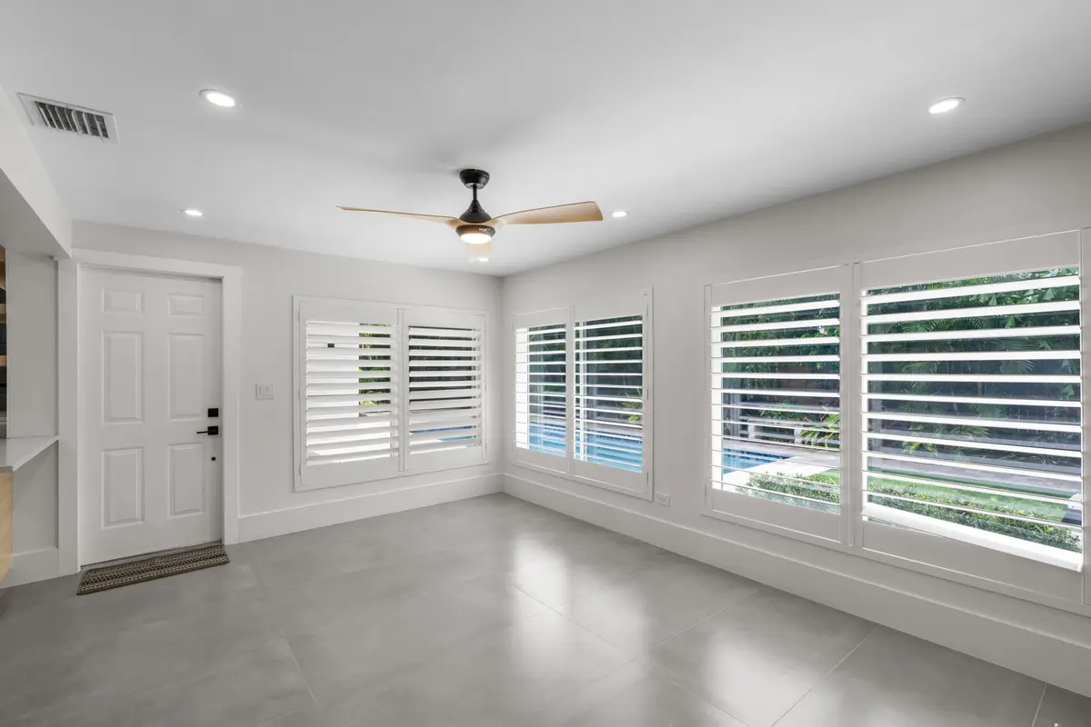 Family Room at 450 NE 5TH Circle, Boca Raton