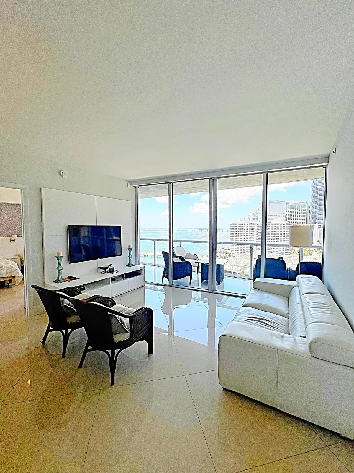 Facetune_24-06-2026-14-22-24 at 495 Brickell Avenue 1605, Miami