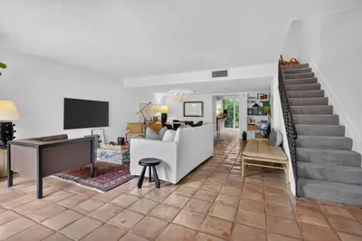 946 NE 24TH Avenue 186, Hallandale Beach – Townhouse for sale
