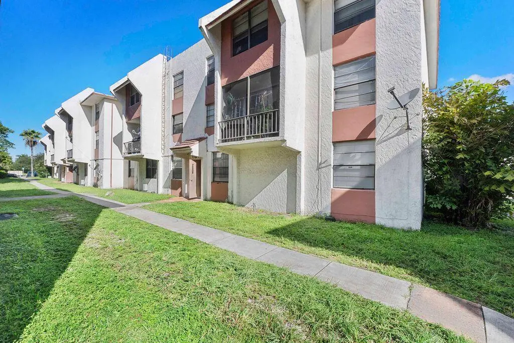 LAUDERHILL EXTERIOR BUILDING at 1794 NW 55TH Avenue 203, Lauderhill