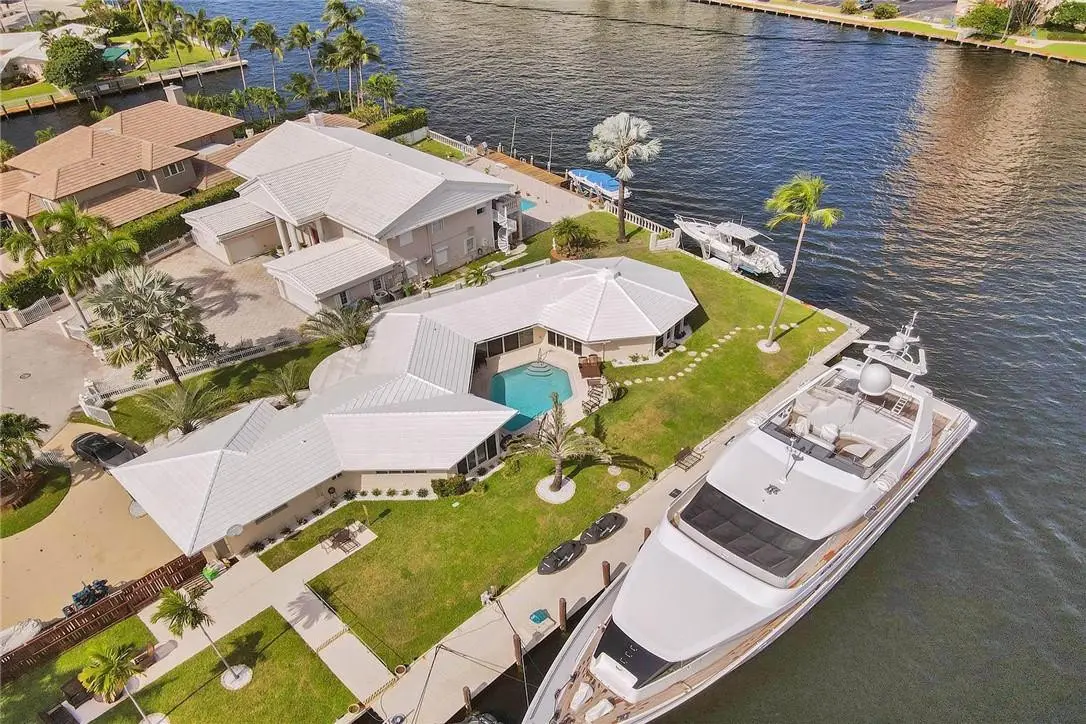 Photo 4 at 2900 NE 35th Street, Fort Lauderdale