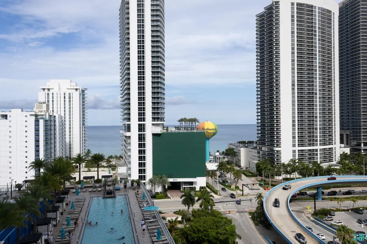 0D8A7704 at 4010 S Ocean Drive R1007, Hollywood