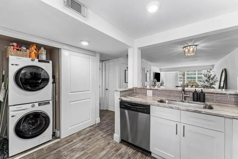 Washer and Dryer at 2960 SW 22nd Avenue 8030, Delray Beach