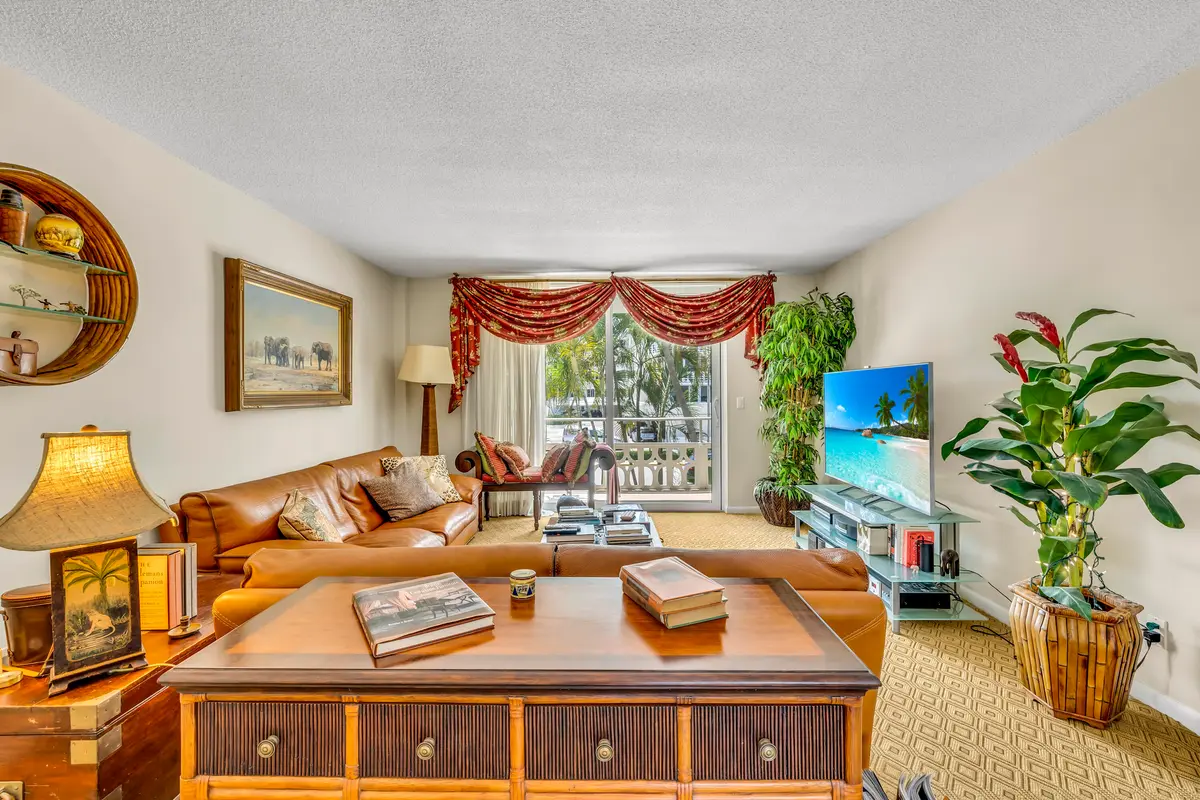 139 13 at 139 SUNRISE Avenue 2080, Palm Beach