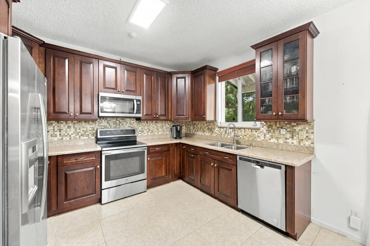 Kitchen at 1985 Landing Way, Weston