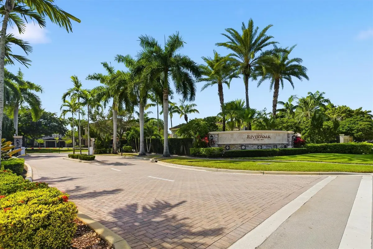 Photo 1 at 126 Riverwalk Circle 126, Plantation