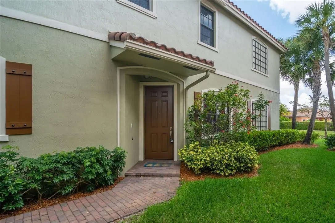 Photo 3 at 126 Riverwalk Circle 126, Plantation