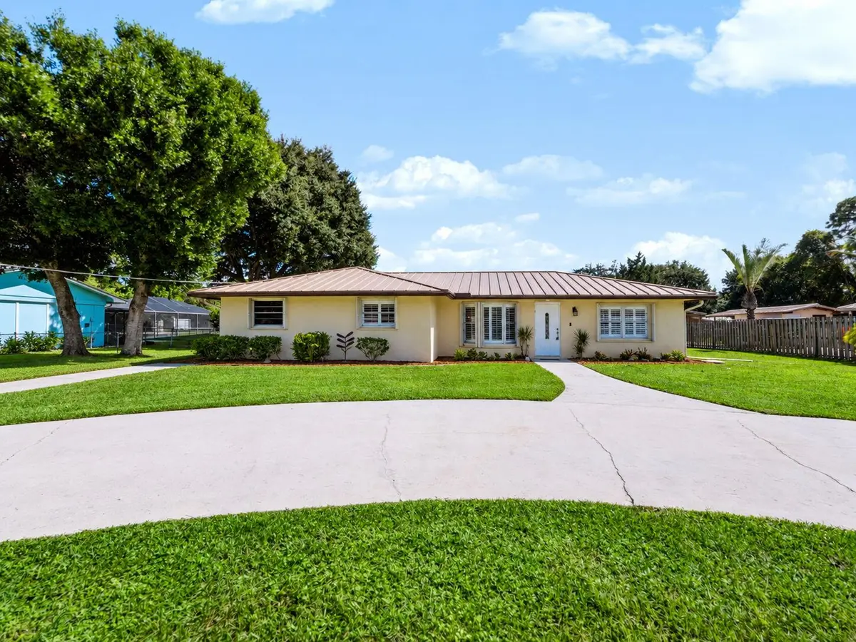 Front of the House at 1550 SW WILDCAT Trail, Stuart