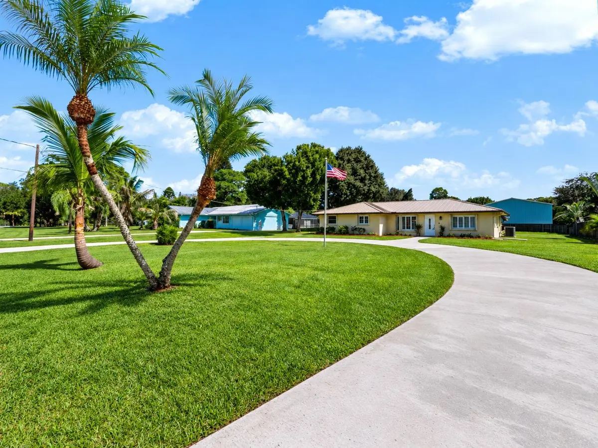 Front of the House at 1550 SW WILDCAT Trail, Stuart