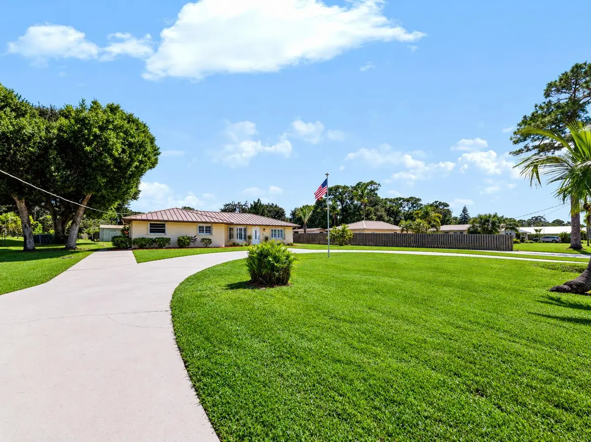 Front of the House at 1550 SW WILDCAT Trail, Stuart
