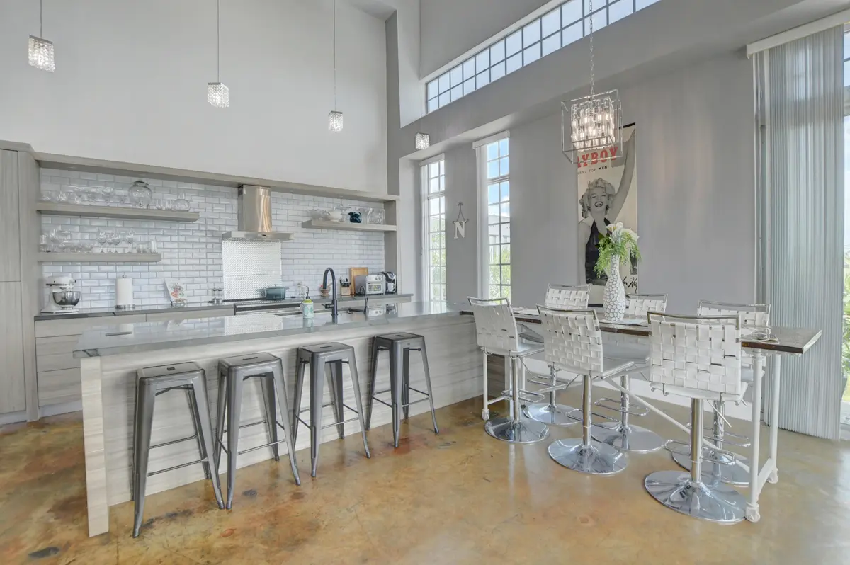 eat in kitchen area at 185 NE 4TH Avenue 301, Delray Beach