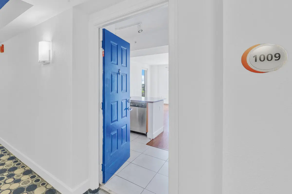 4 Entryway at 1830 RADIUS Drive 1009, Hollywood