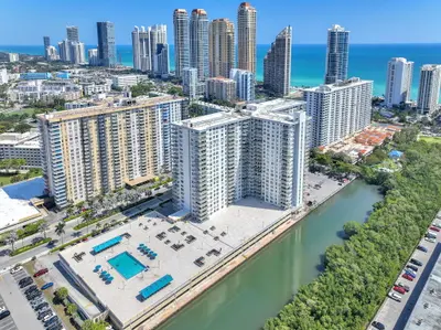 230 174th Street Apt 417, Sunny Isles Beach – Condominium for sale