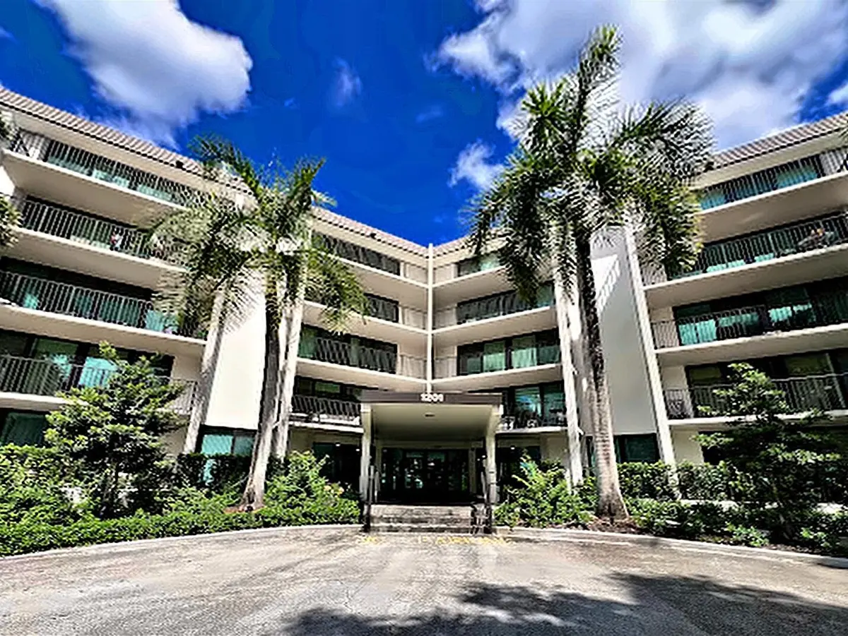 18-1201-building-entrance at 1201 RIVER REACH Drive 410, Fort Lauderdale