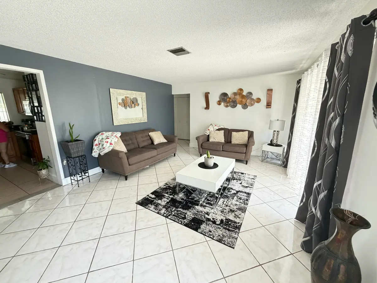IMG_7341 at 662 SW BRANFORD Drive, Port St. Lucie