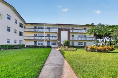 150 Mansfield D, Boca Raton – Condominium for sale