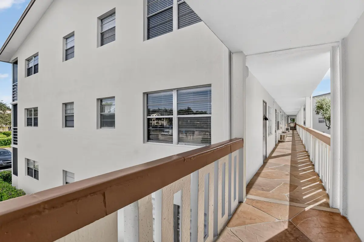 Corner apt and walk way at 150 Mansfield D, Boca Raton