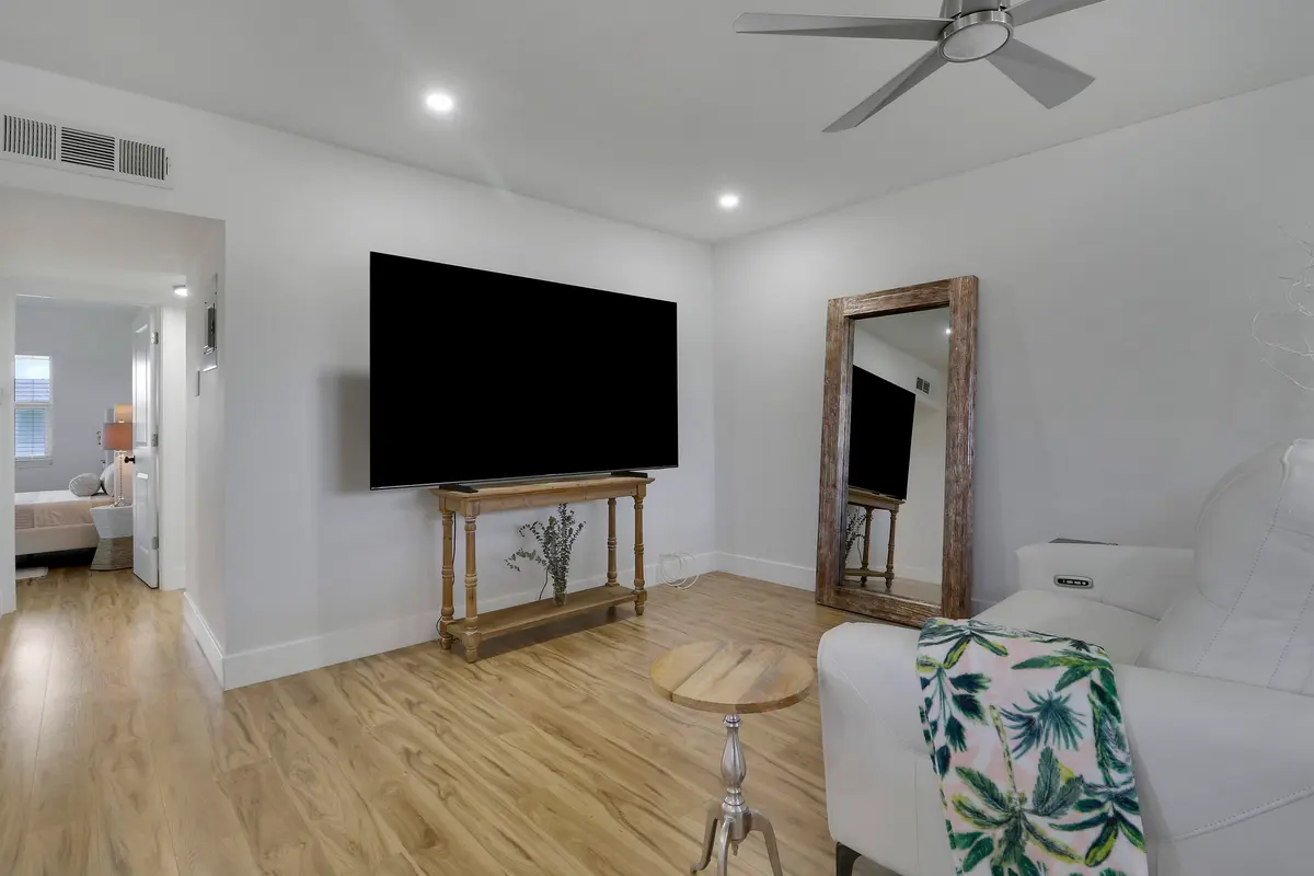 House 4-16 at 112 Salisbury E, West Palm Beach