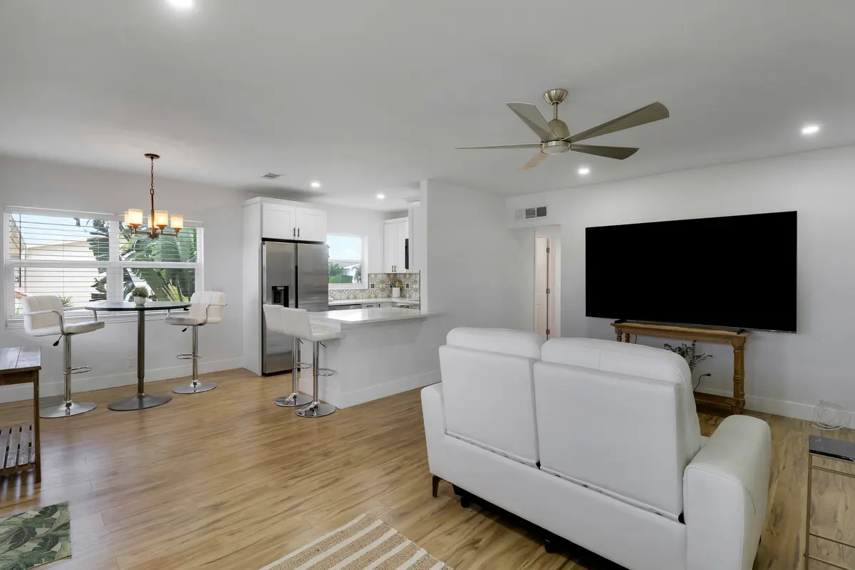 House 4-17 at 112 Salisbury E, West Palm Beach