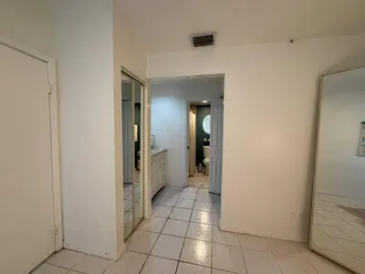 1437 Royal Forest Court, West Palm Beach – Townhouse for sale