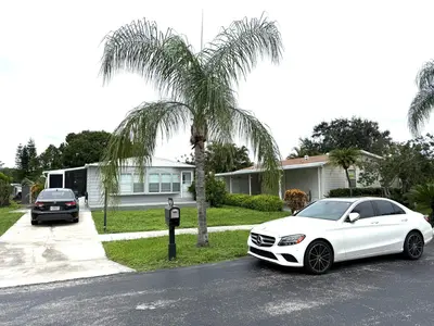 3319 NW 64th Court, Coconut Creek – Manufactured Home for sale