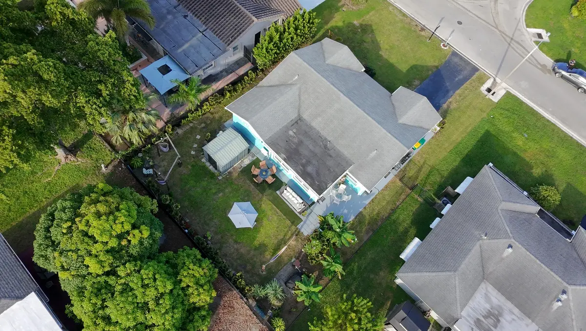 dji_fly_20260927_172328_0649_17905446495 at 8201 NW 103RD Avenue, Tamarac