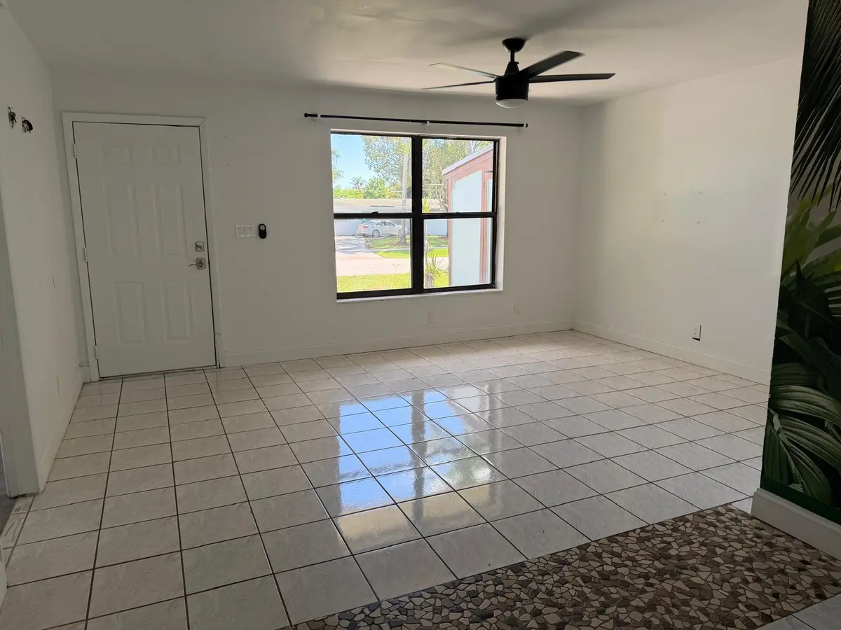 WhatsApp Image 2026-09-27 at 13.30.23 (1 at 12053 Colony Avenue, Palm Beach Gardens