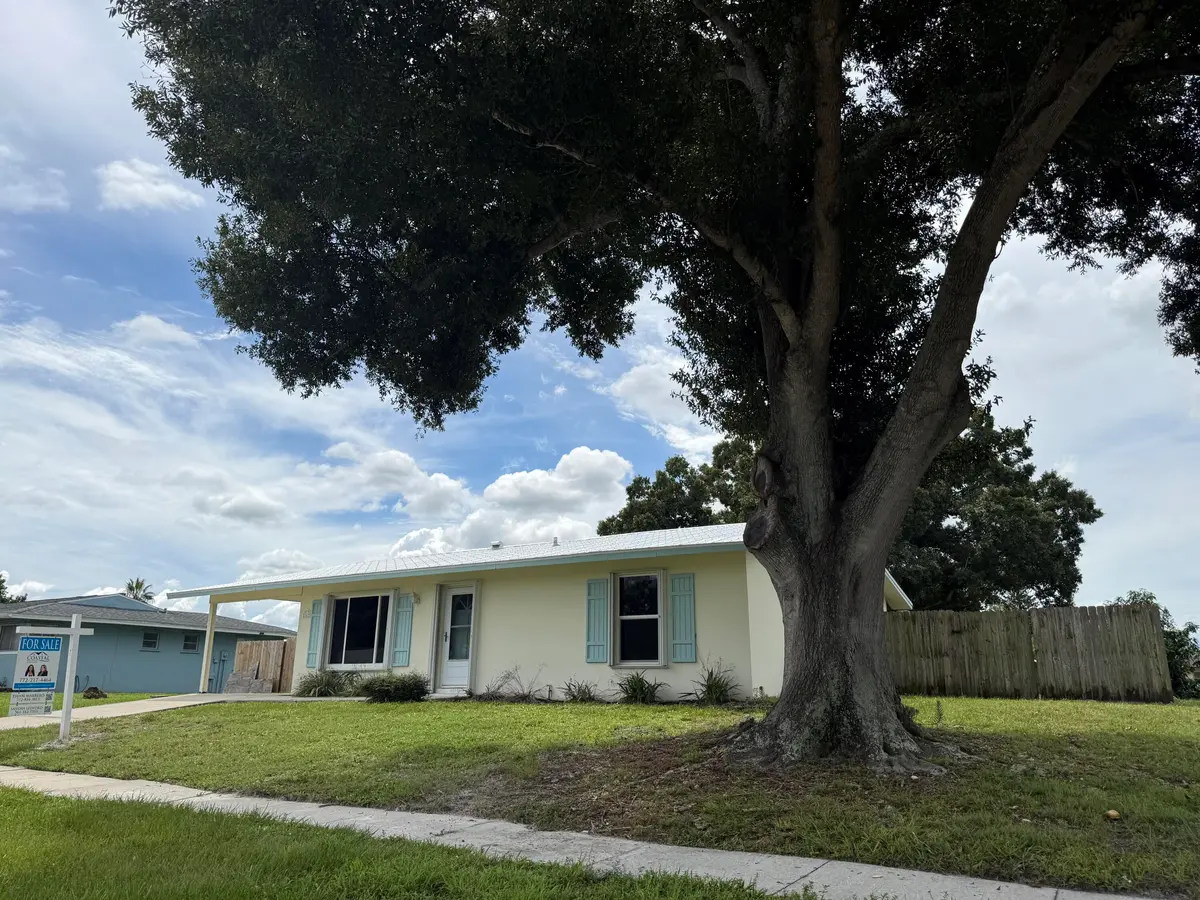 IMG_8834 at 142 NE BRACKEN Road, Port St. Lucie