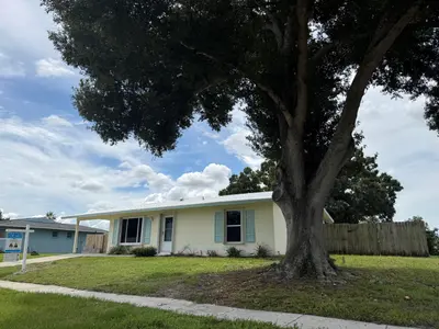 142 NE BRACKEN Road, Port St. Lucie – Single Family Residence for sale