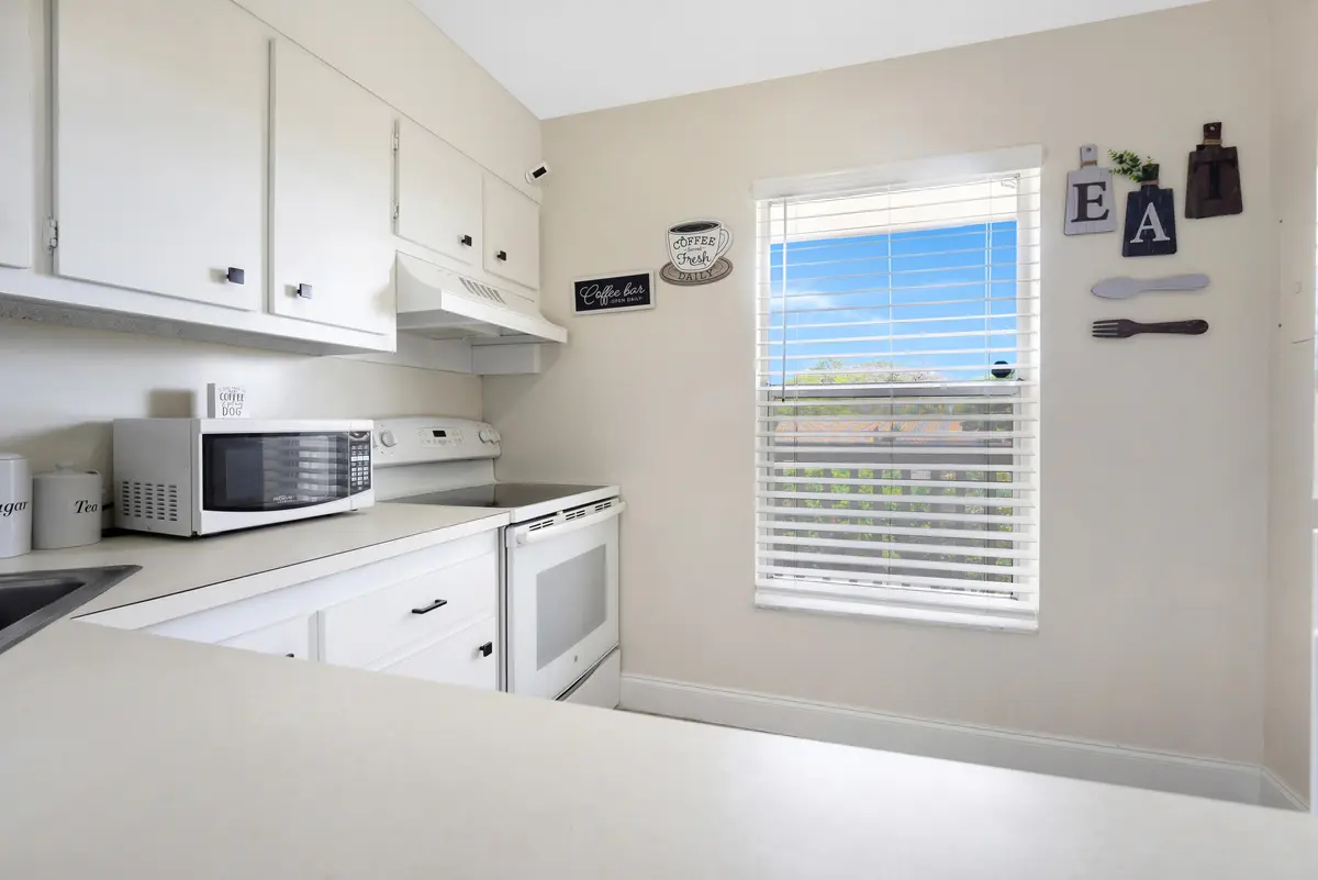6091 NW 61ST Avenue 307, Tamarac, FL – photo 6