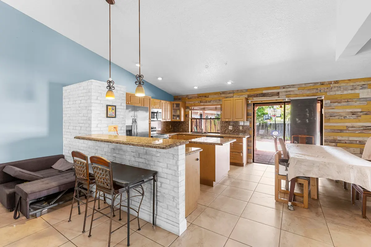 R6II9422 at 2872 NW 95th Avenue, Coral Springs
