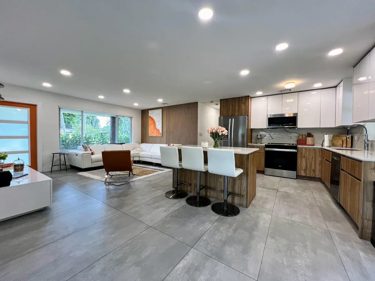 IMG_1825 at 317 NW 26TH Court, Wilton Manors