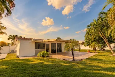 121 TACOMA Lane, Palm Beach Shores – Single Family Residence for rent