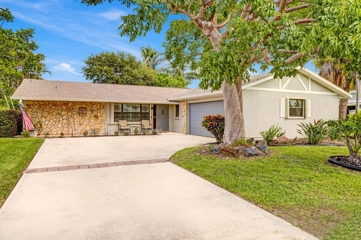 Eucalyptus-1 at 1902 EUCALYPTUS Avenue, Hutchinson Island
