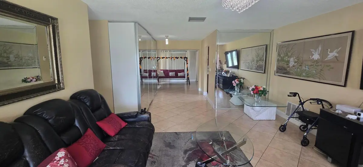 20260918_102531 at 5719 NW 64TH Way, Tamarac