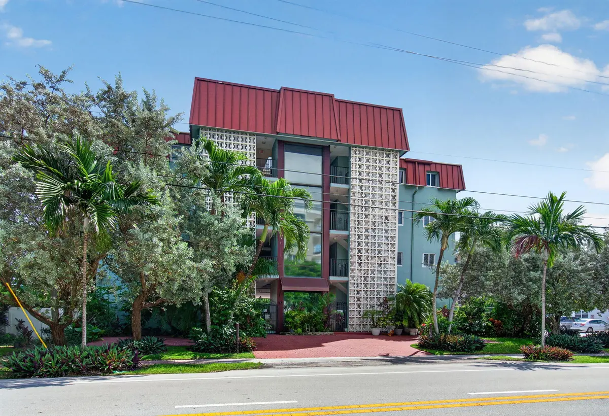 Building at 180 SE 20th Avenue 403, Deerfield Beach